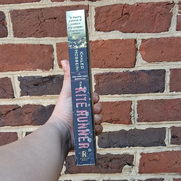 The Kite Runner By Khaled Hosseini - Picture 3 of 3